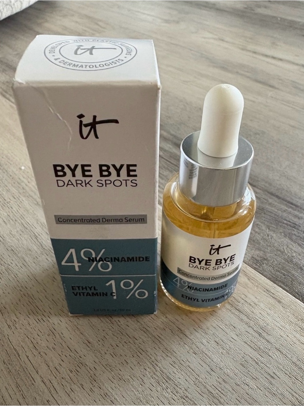 it cosmetics BYE BYE Dark Spots Concentrated Derma Serum NIB
